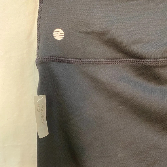 ZELLA NWOT High Waist Midi Leggings - Medium - Picture 5 of 5